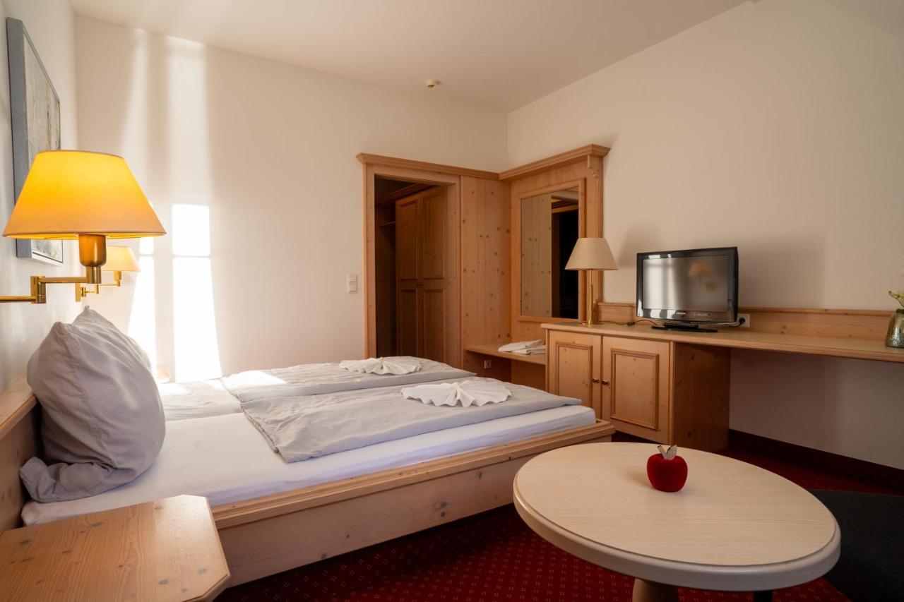 Deutenhof Hotel, Restaurant & Veranstaltung Бад Абах Екстериор снимка
